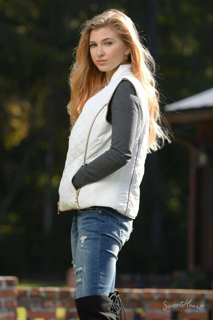 Hold Me Tight - Quilted Vest in Off White - Image 3